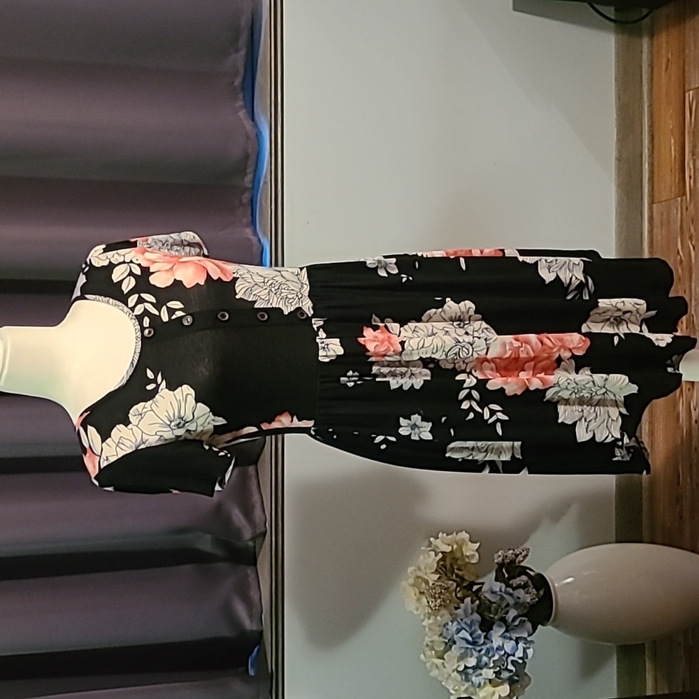 Black Floral Button-Front Short Sleeve Dress
